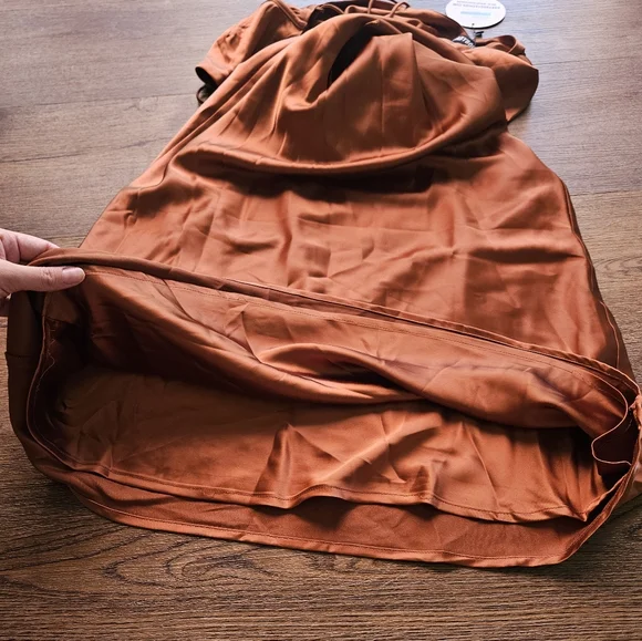 Elegant Backless Satin Dress - Brown - Picture 7 of 9